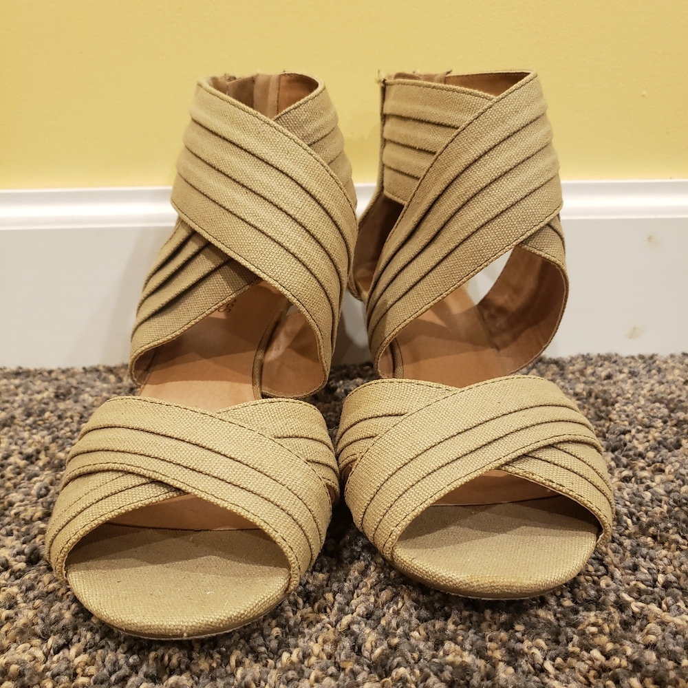 Maurices sandals